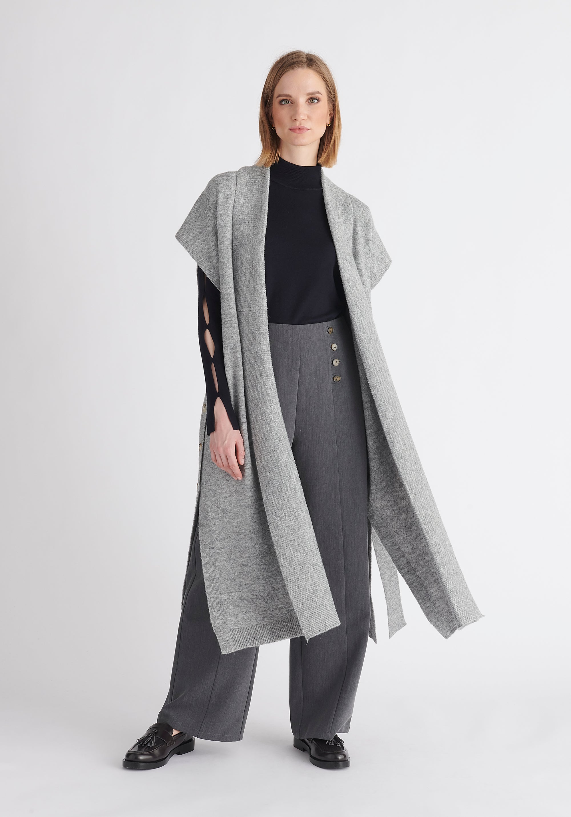 Paisie Wide Collar Sleeveless Cardigan in Light Grey