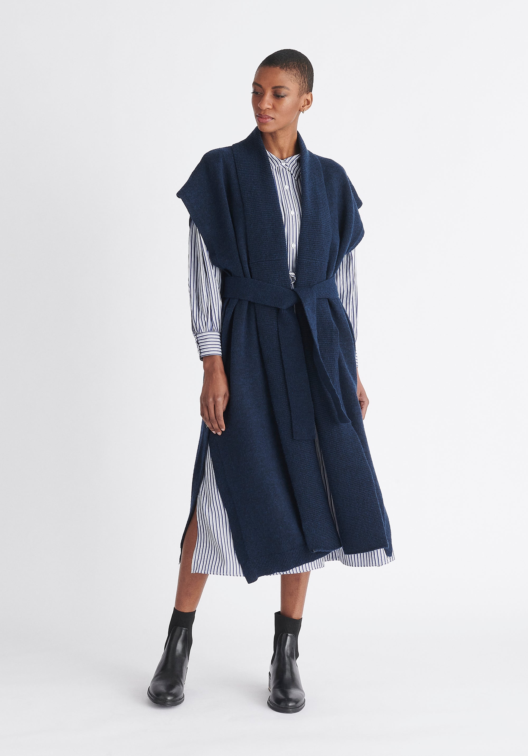 Paisie Wide Collar Sleeveless Cardigan in Navy