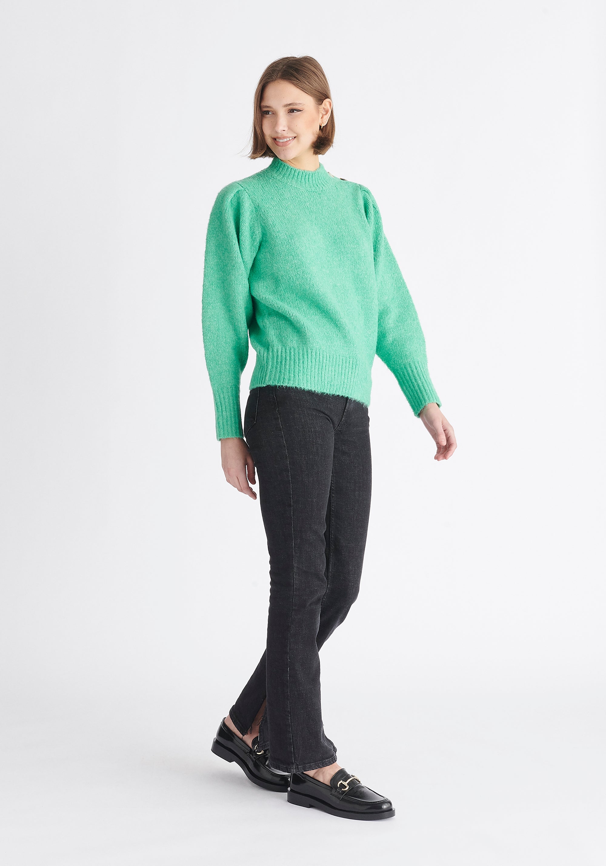 Paisie Buttoned Shoulder Jumper in Green 