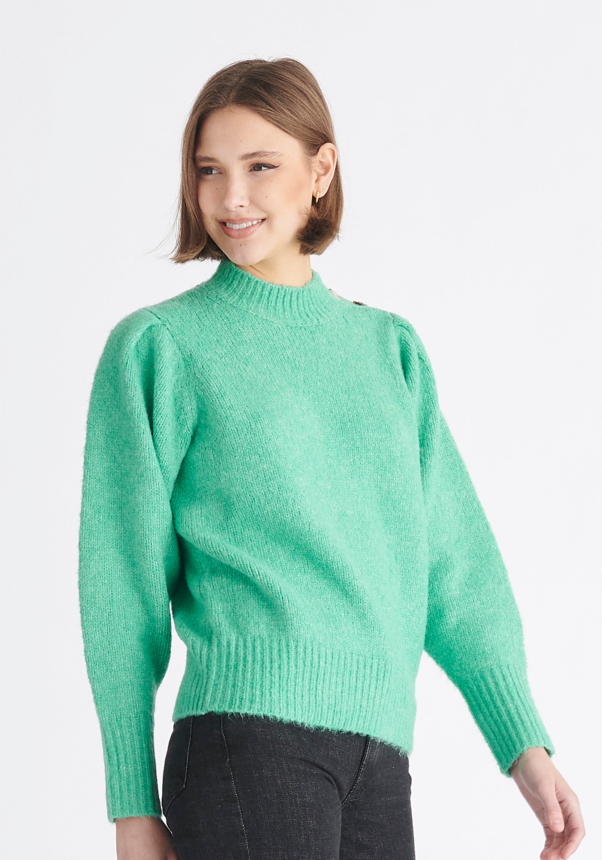 Paisie Buttoned Shoulder Jumper in Green