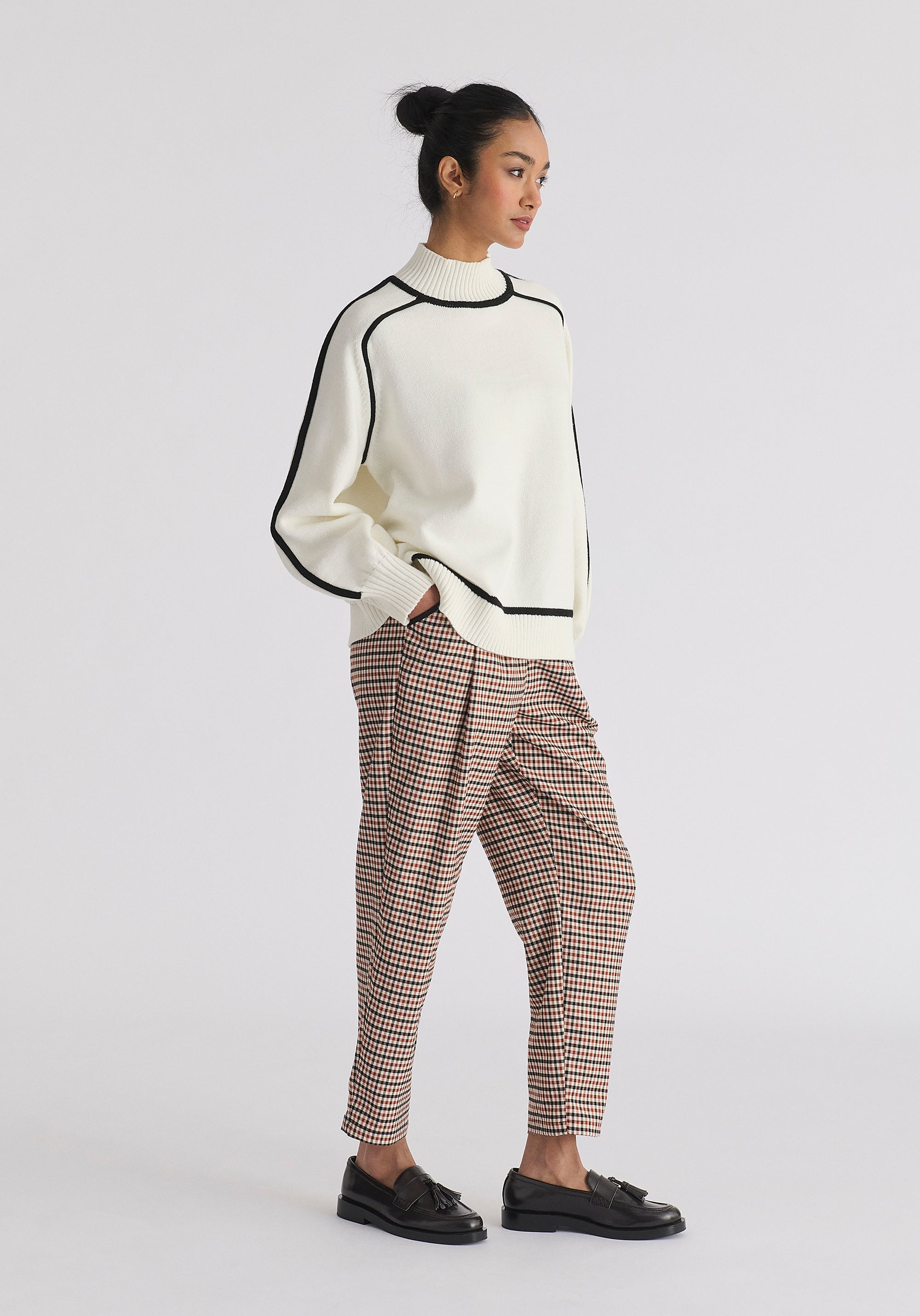 Contrast Stripe Piping Mock Neck Jumper in White and Black Side