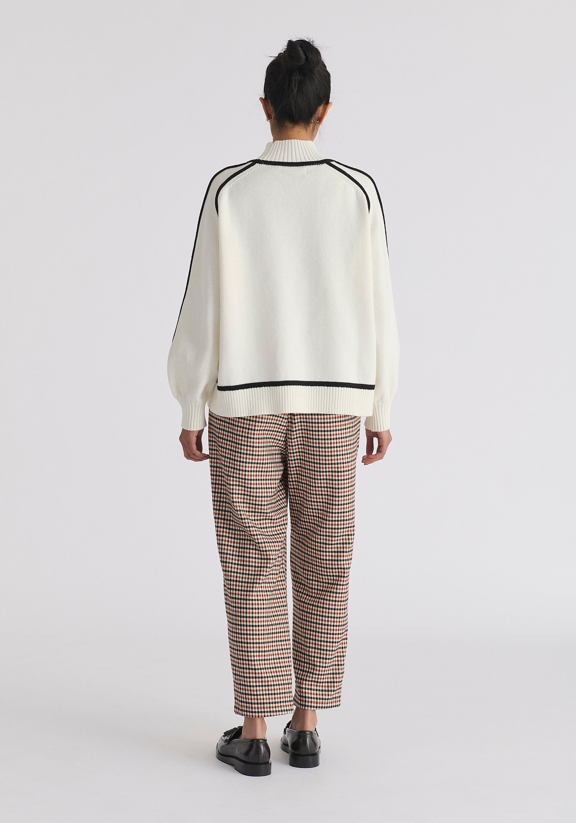 Contrast Stripe Piping Mock Neck Jumper in White and Black Back