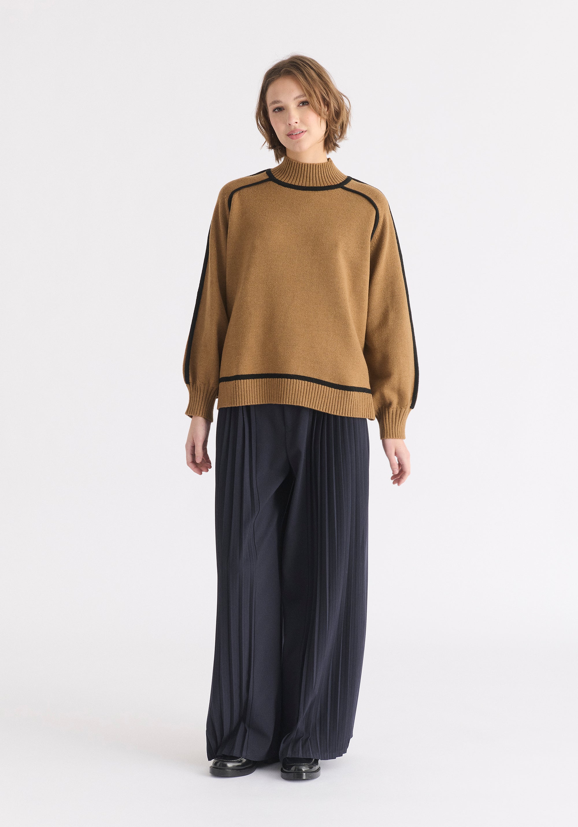 Contrast Stripe Piping Mock Neck Jumper in Brown