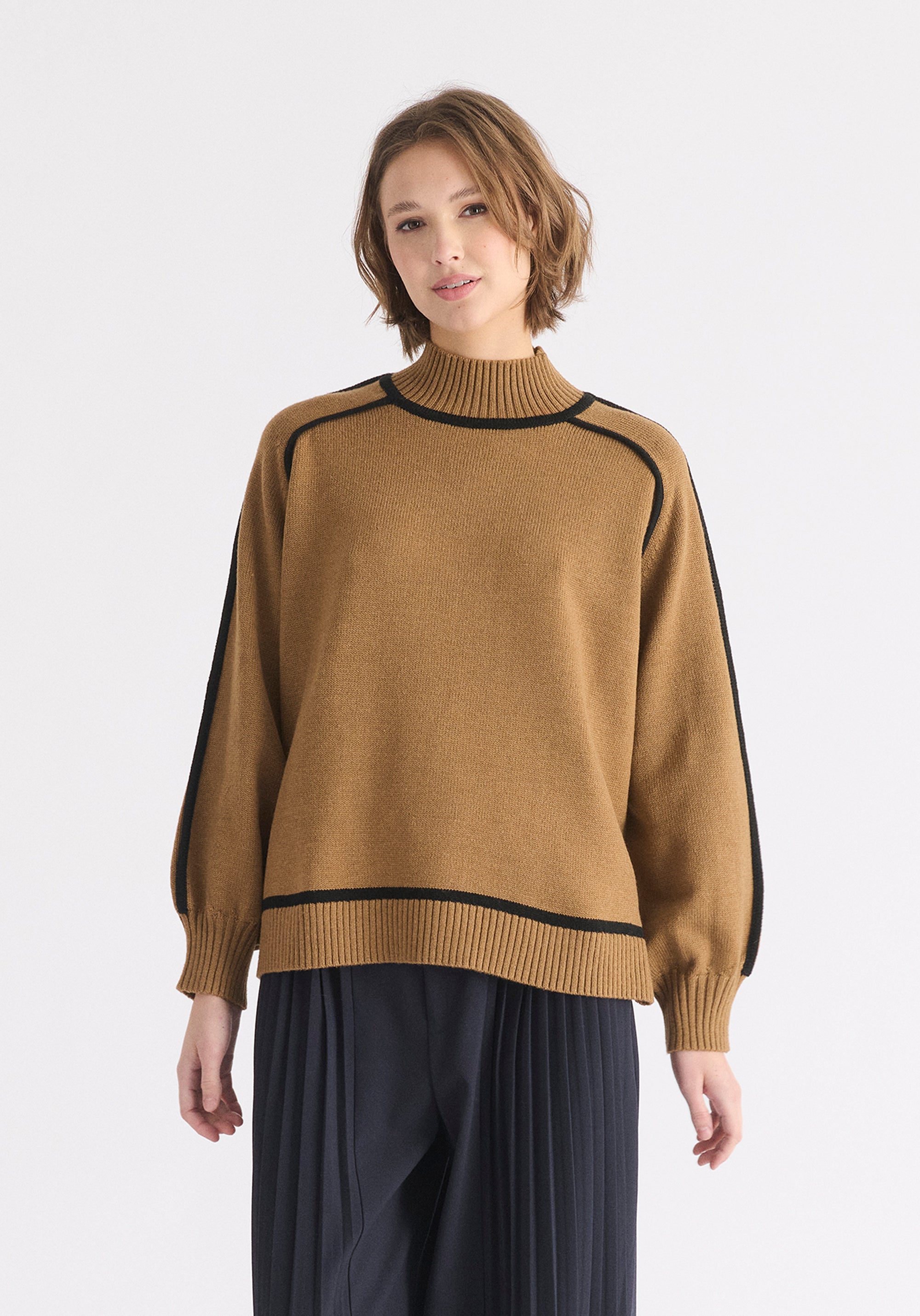 Contrast Stripe Piping Mock Neck Jumper in Brown