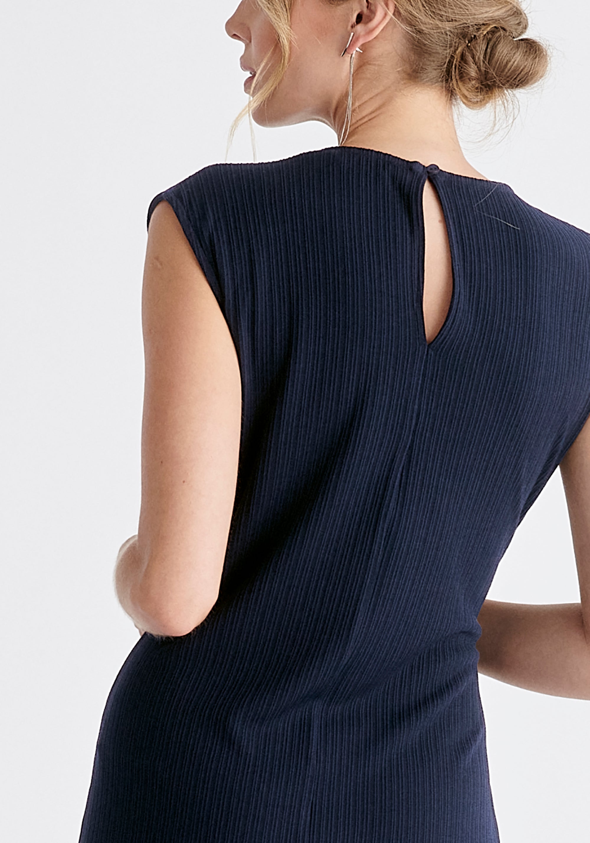 Ribbed Asymmetric Hem Dress in Navy Back Close Up