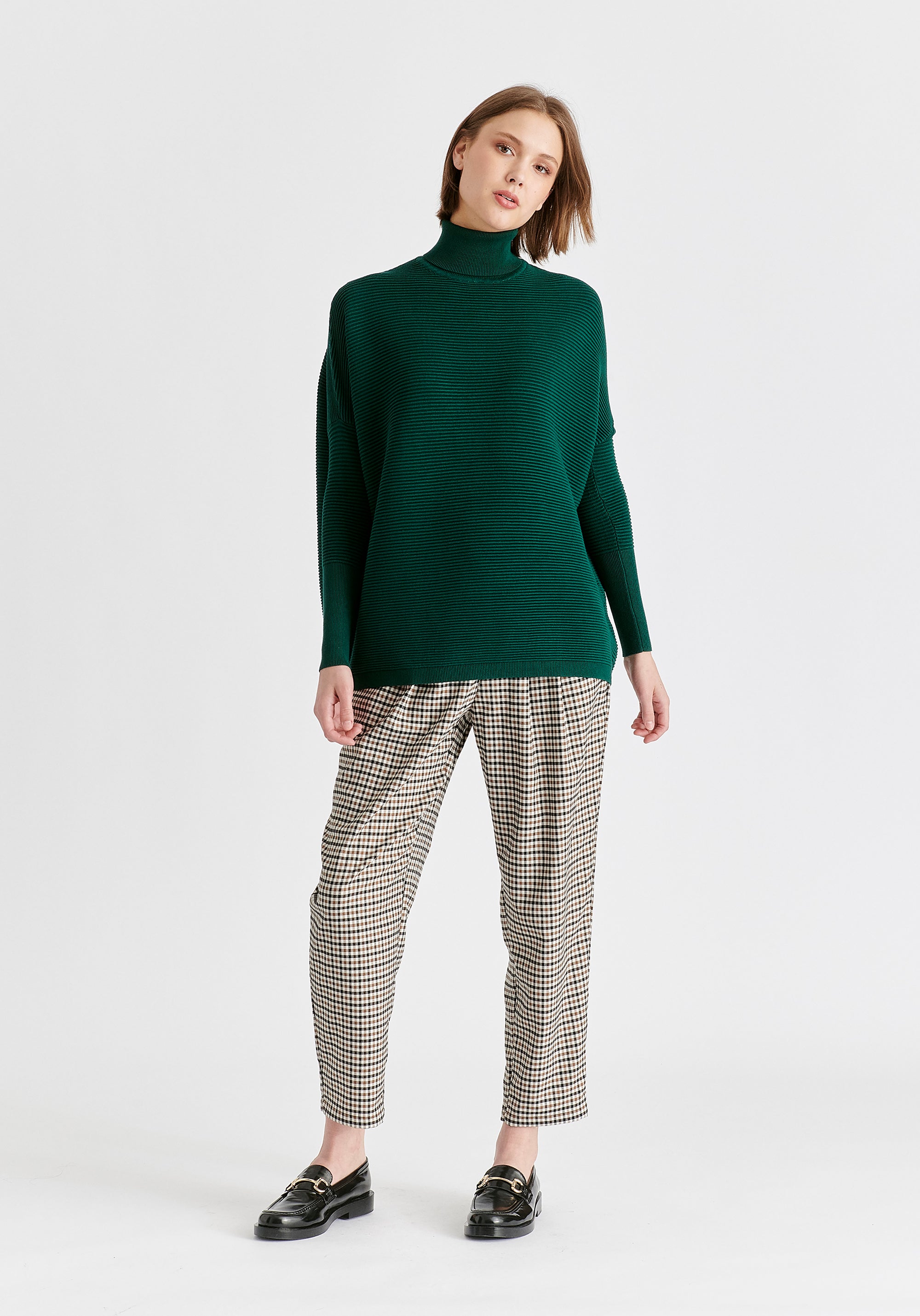 Paisie Turtleneck Ribbed Jumper in Dark Green