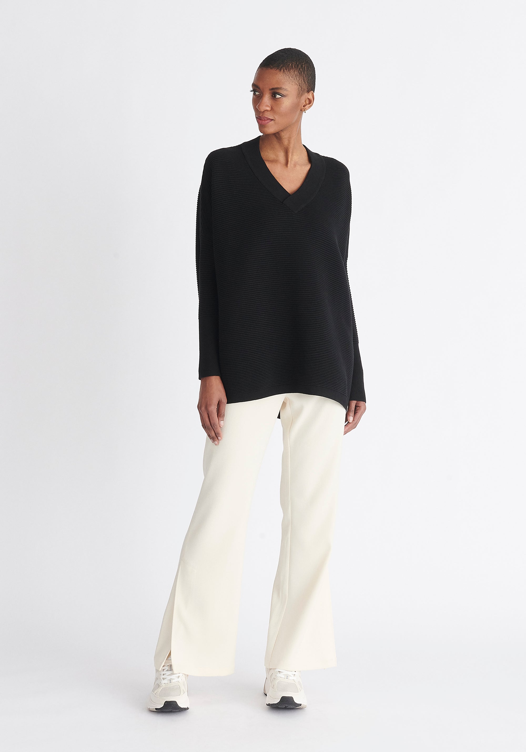 Paisie V-Neck Ribbed Jumper in Black