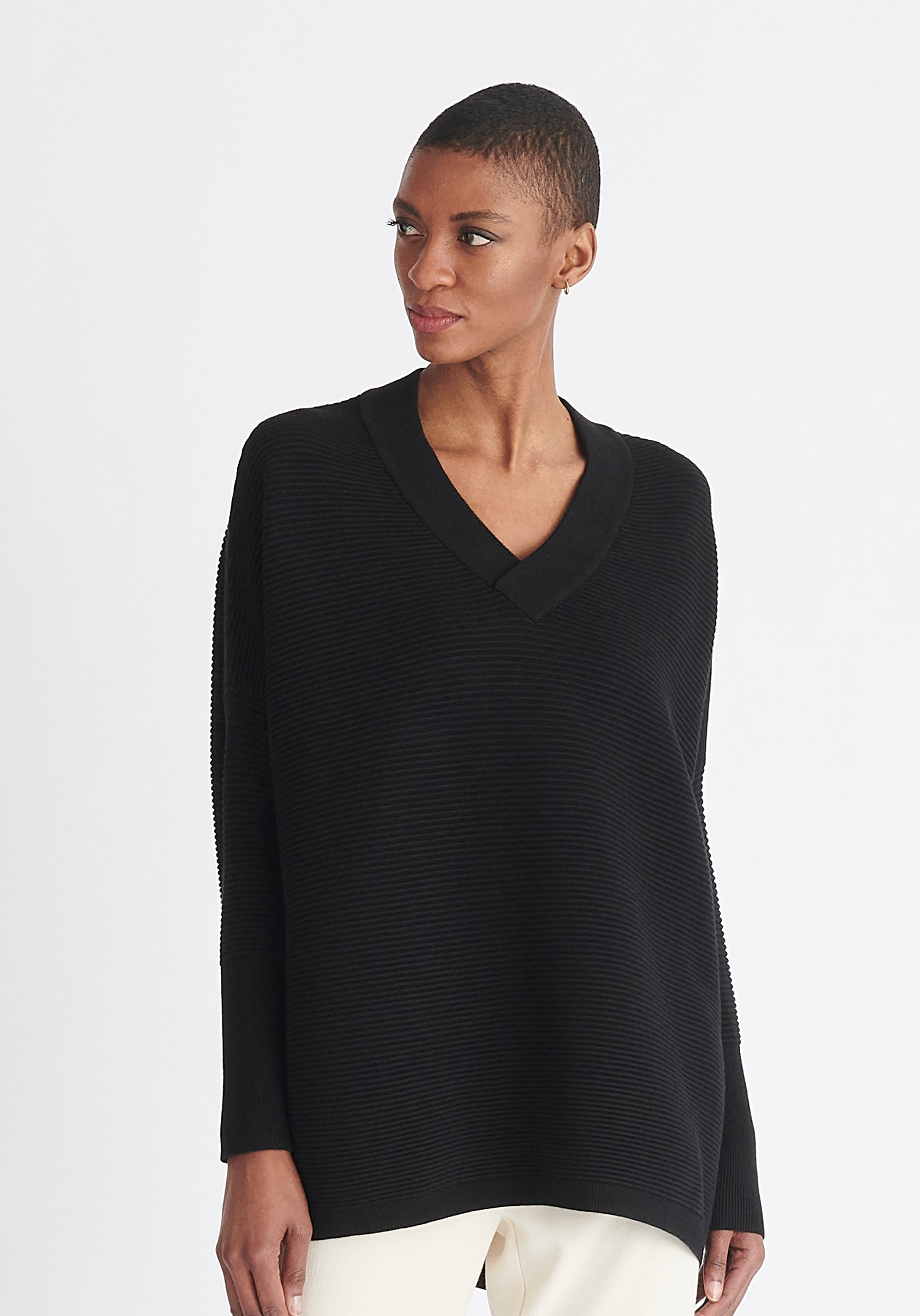 Paisie V-Neck Ribbed Jumper in Black