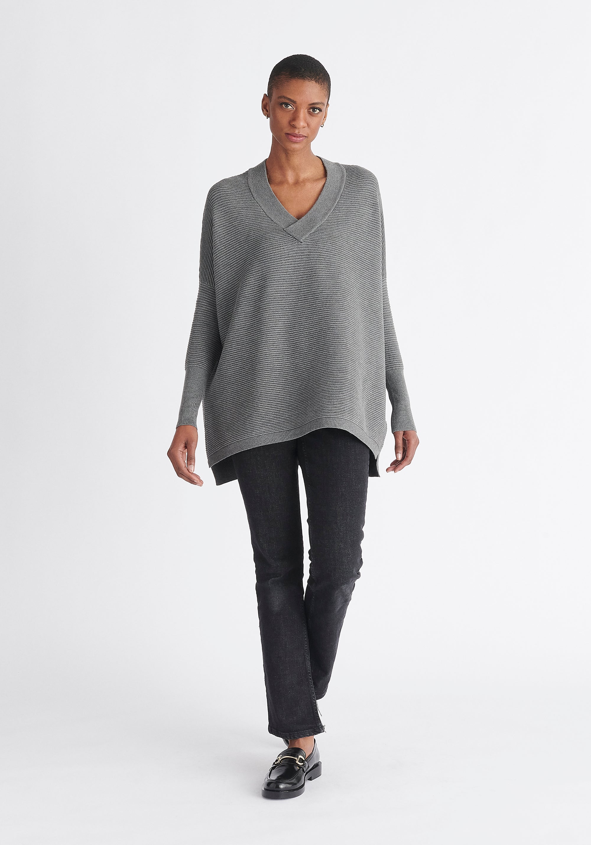 Paisie V-Neck Ribbed Jumper in Grey