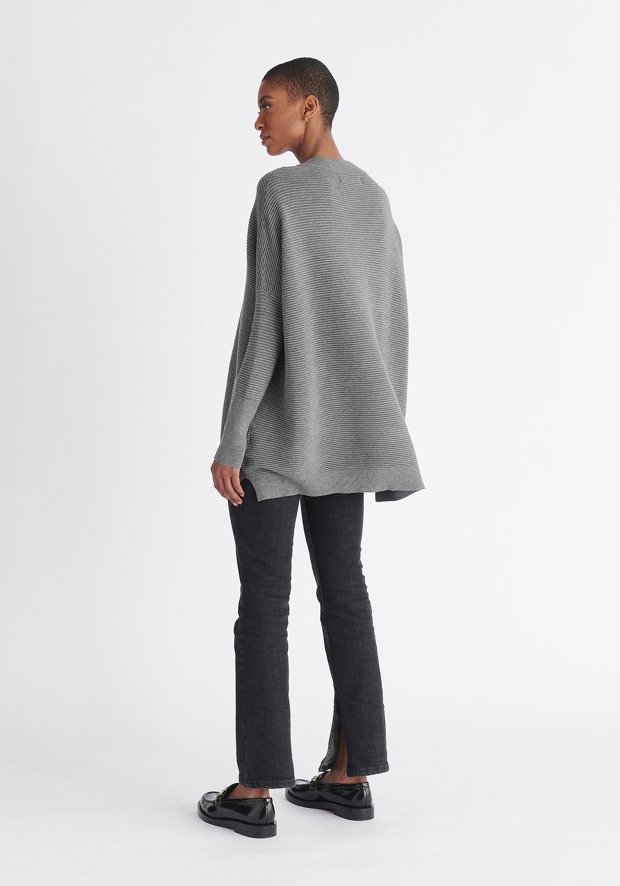 Paisie V-Neck Ribbed Jumper in Grey Back