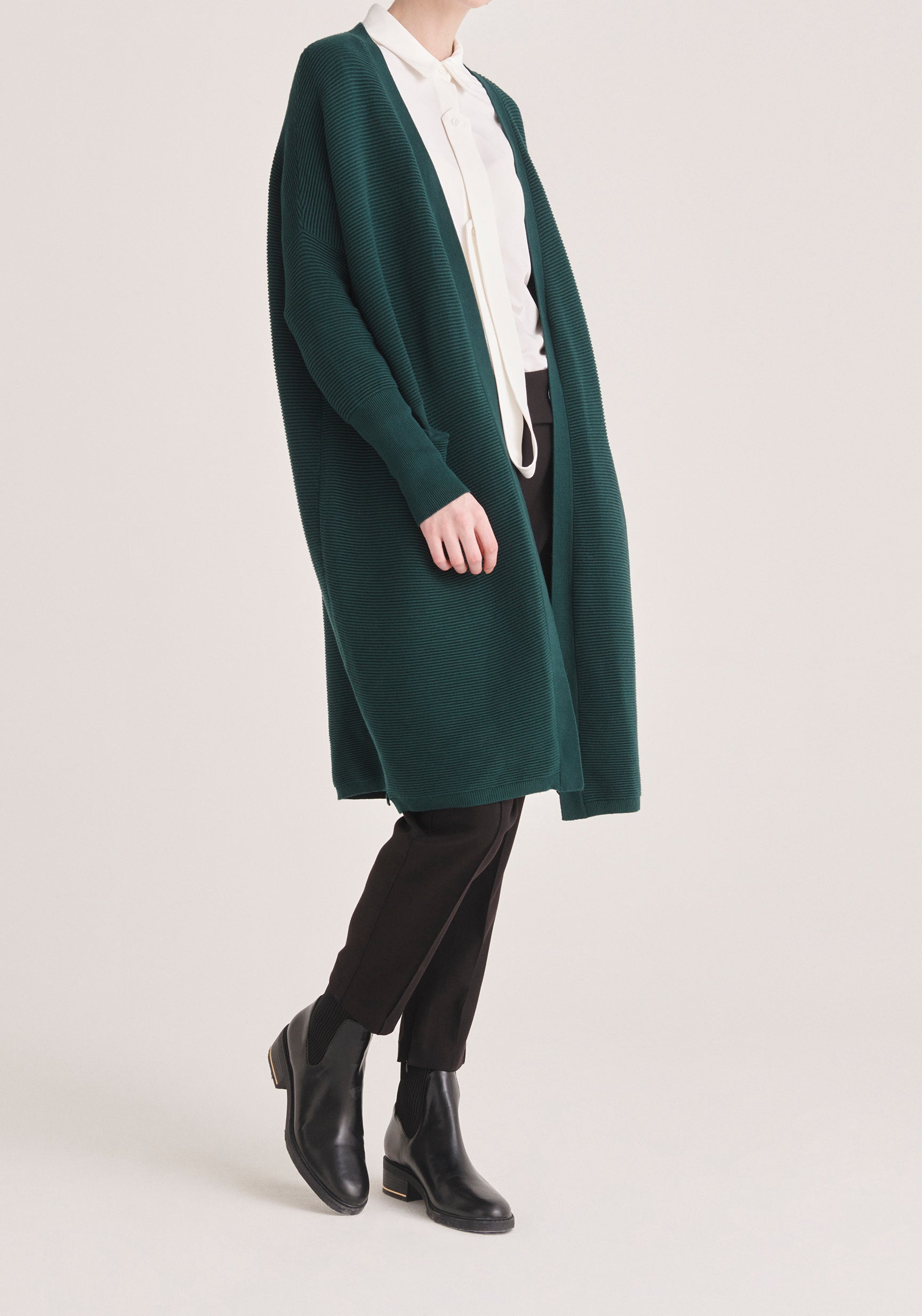 Paisie Long Ribbed Cardigan with Pockets in Green