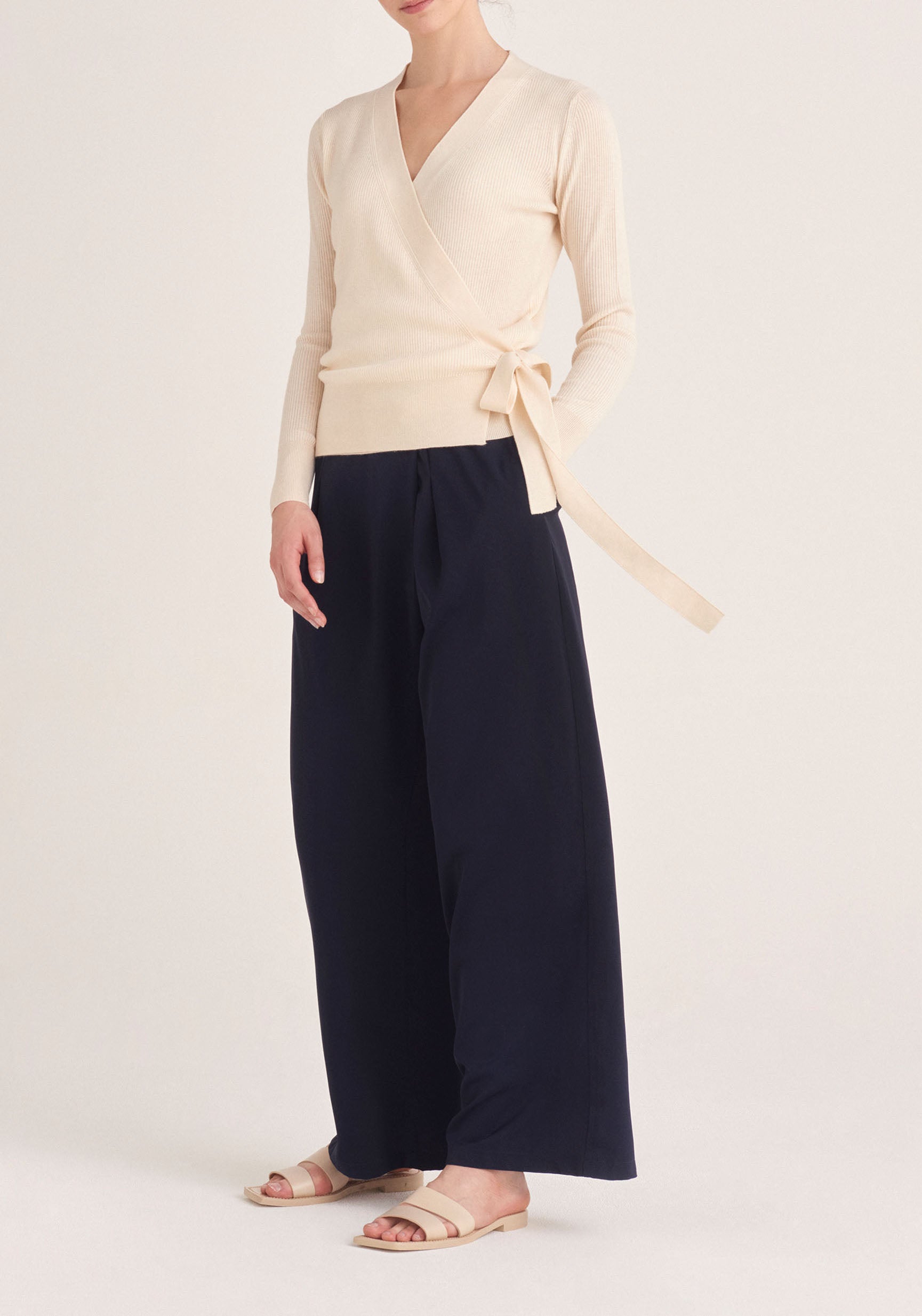 Paisie Contrasting Wide Leg Trousers in Navy