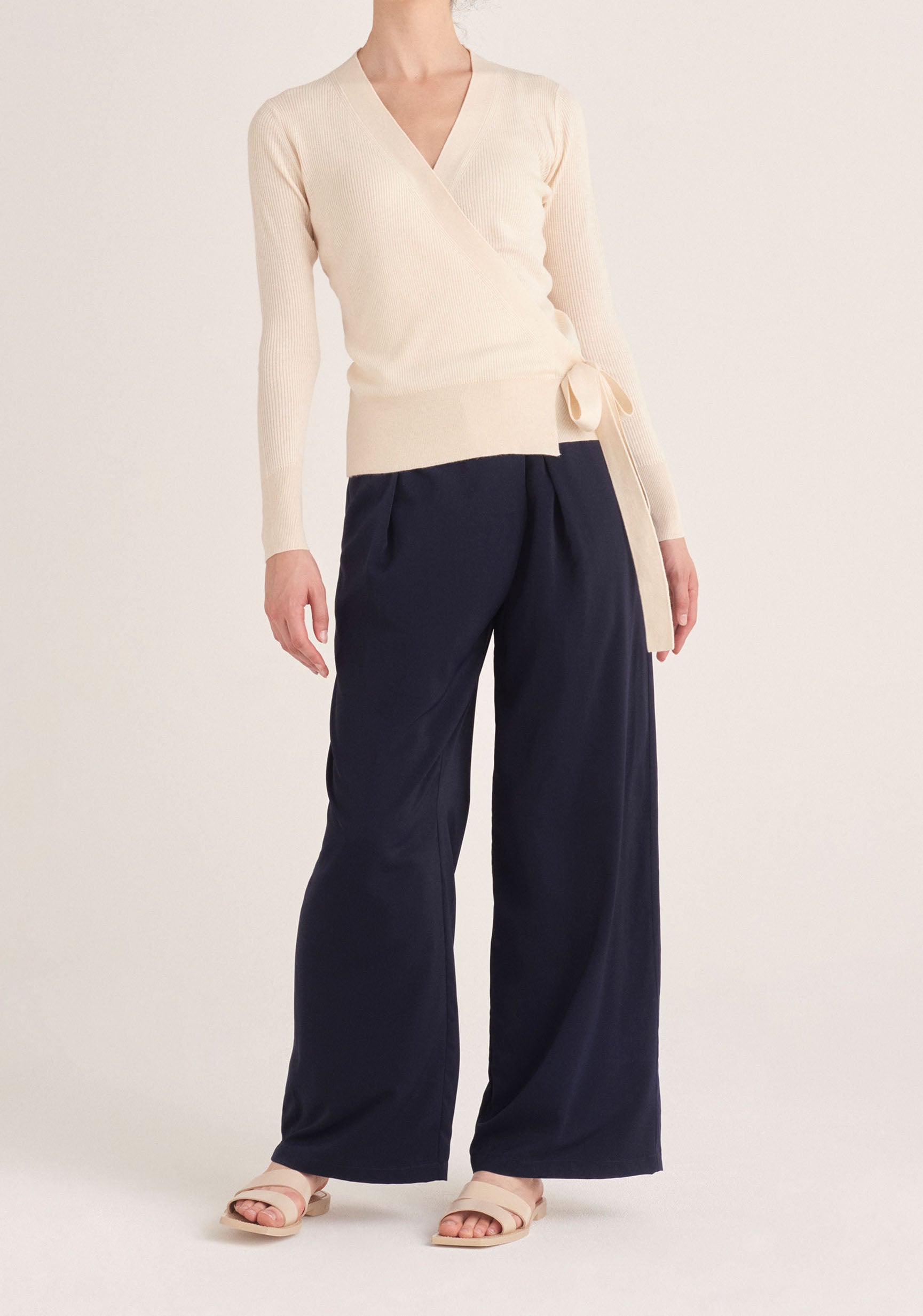 Paisie Contrasting Wide Leg Trousers in Navy