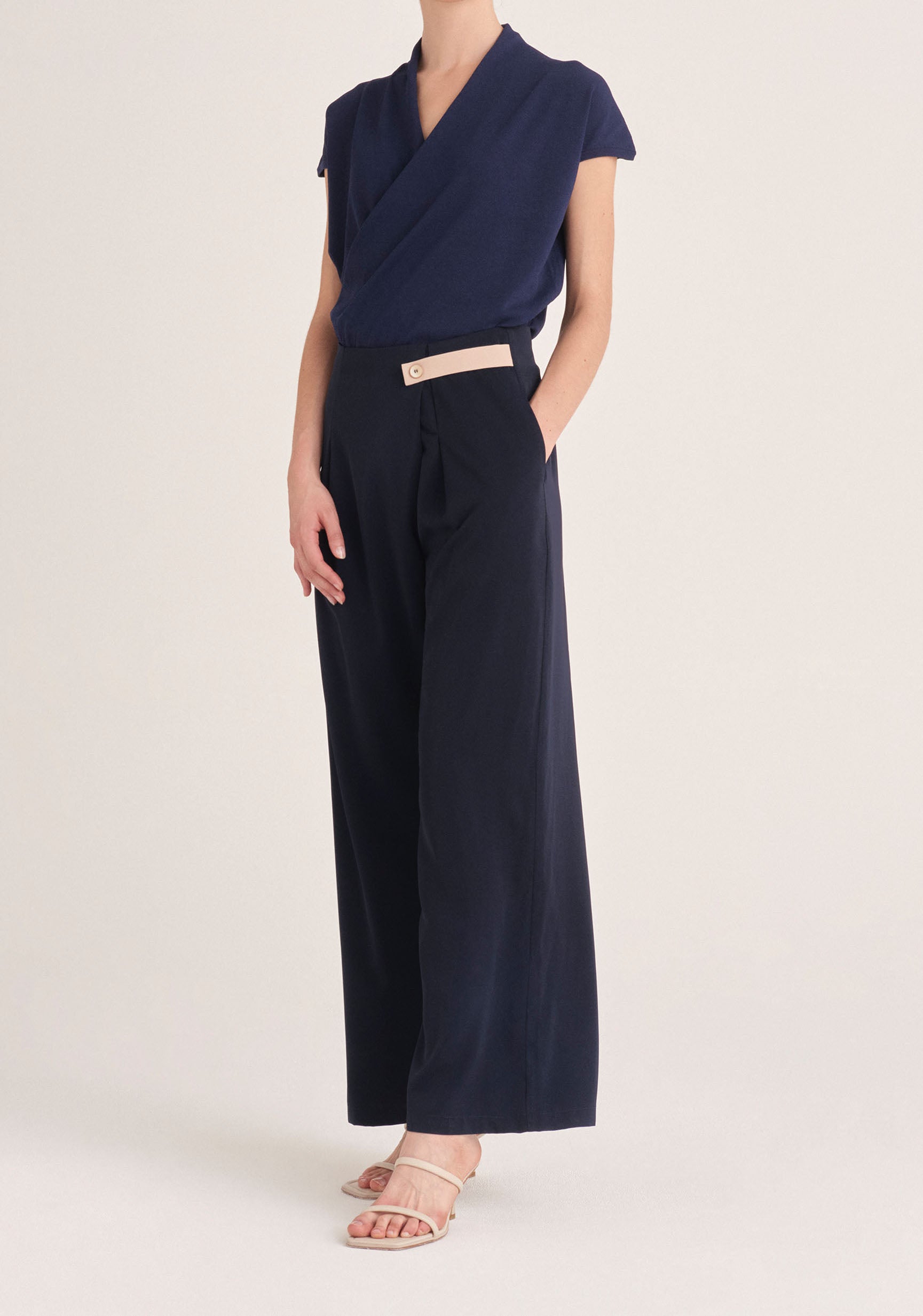 Paisie Contrasting Wide Leg Trousers in Navy