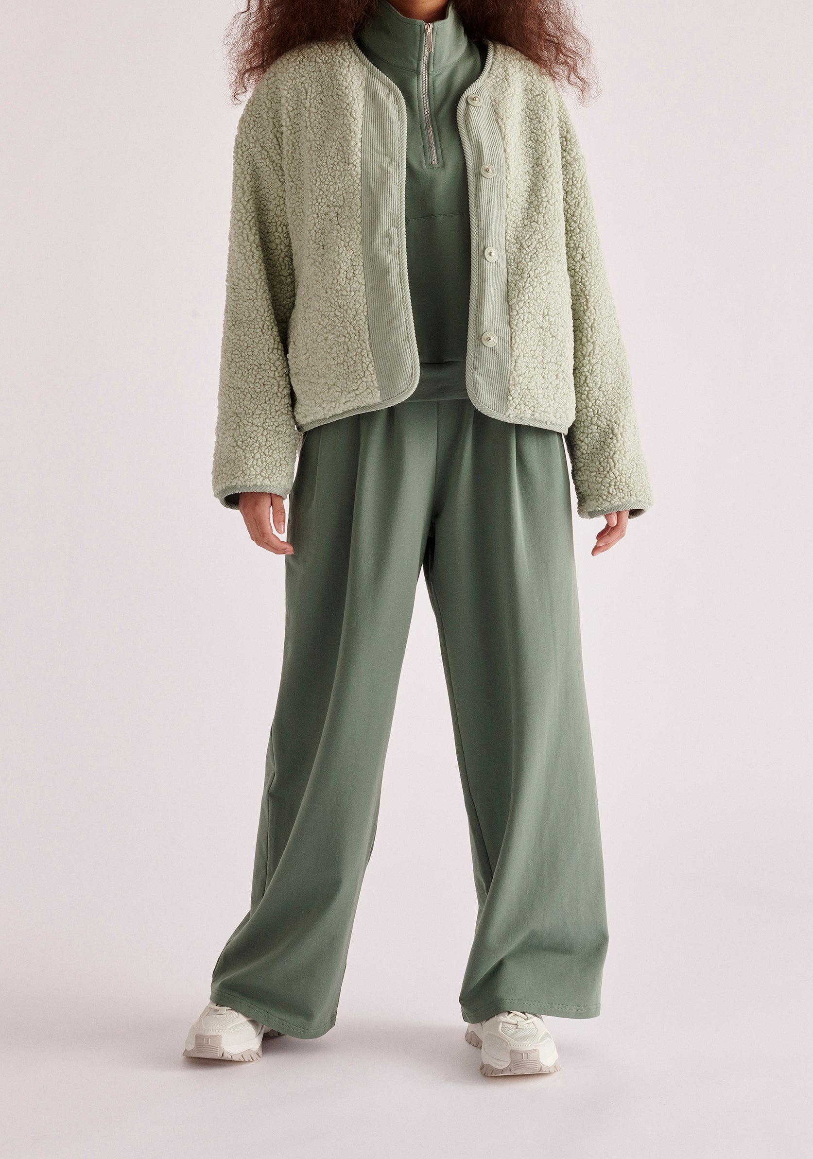 Paisie Pleated Sweatpants in Green