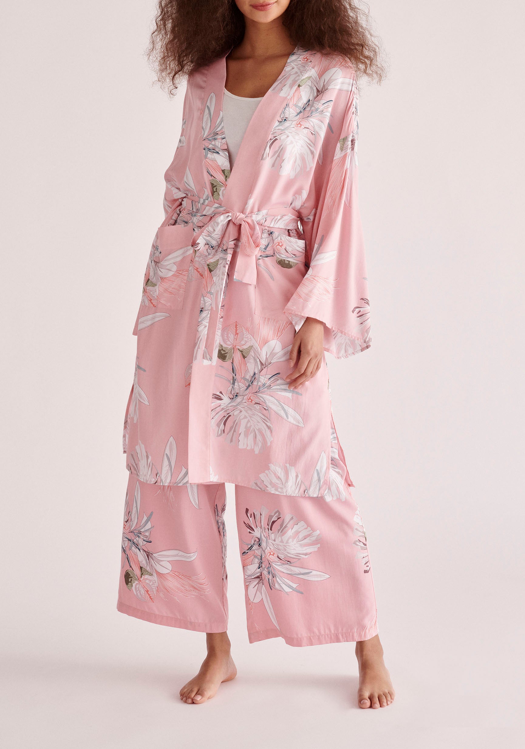 Paisie Floral Kimono Robe in Pink