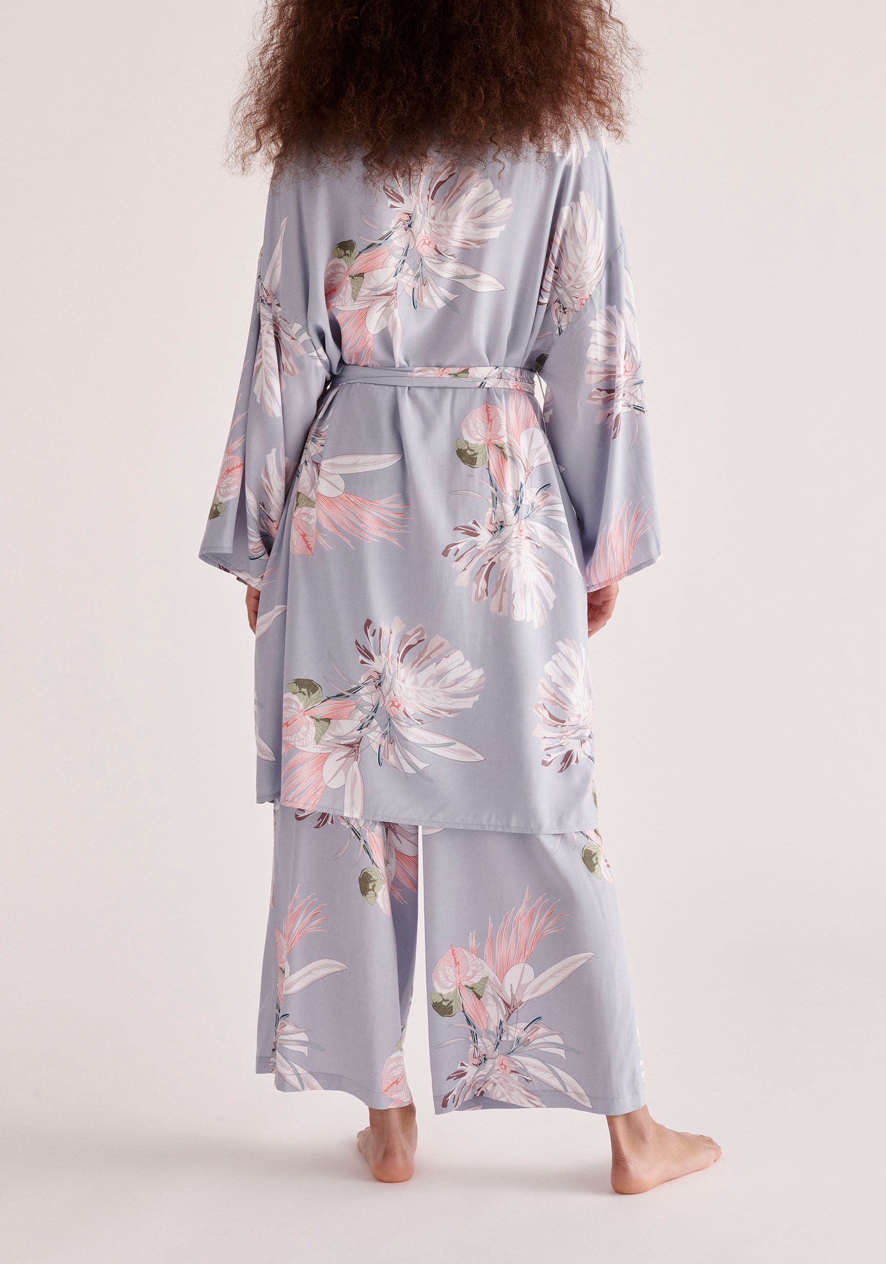 Paisie Floral Kimono Robe in Light Blue Back