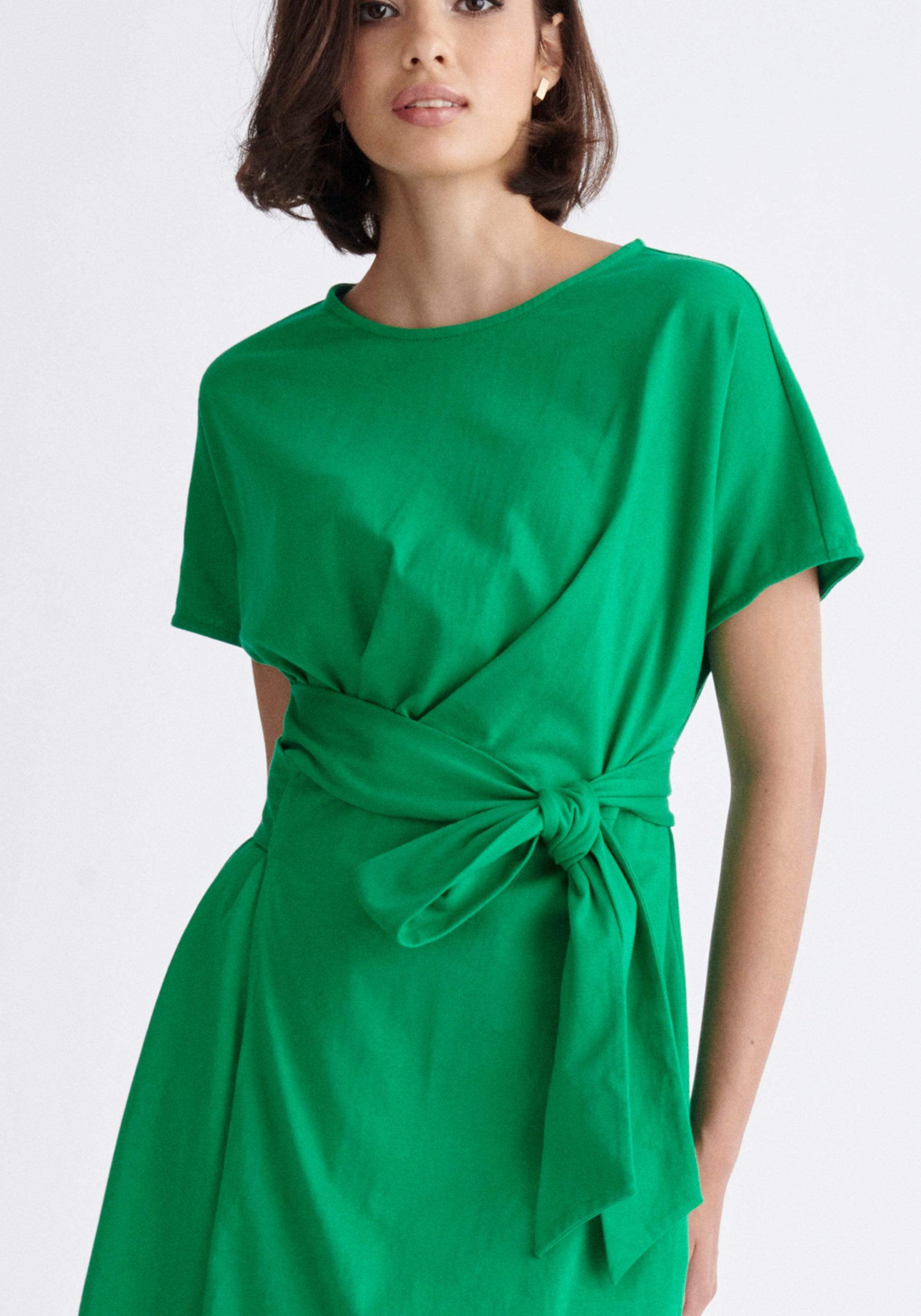 Paisie Short Sleeve Waist Tie Jersey Dress in Green Close Up